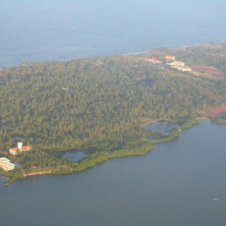 Hotel Lagoon Paradise Негомбо Екстер'єр фото