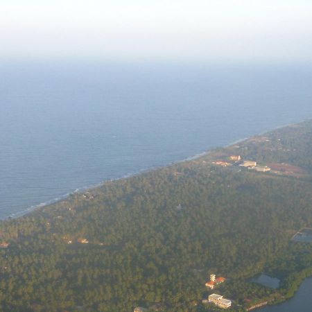 Hotel Lagoon Paradise Негомбо Екстер'єр фото