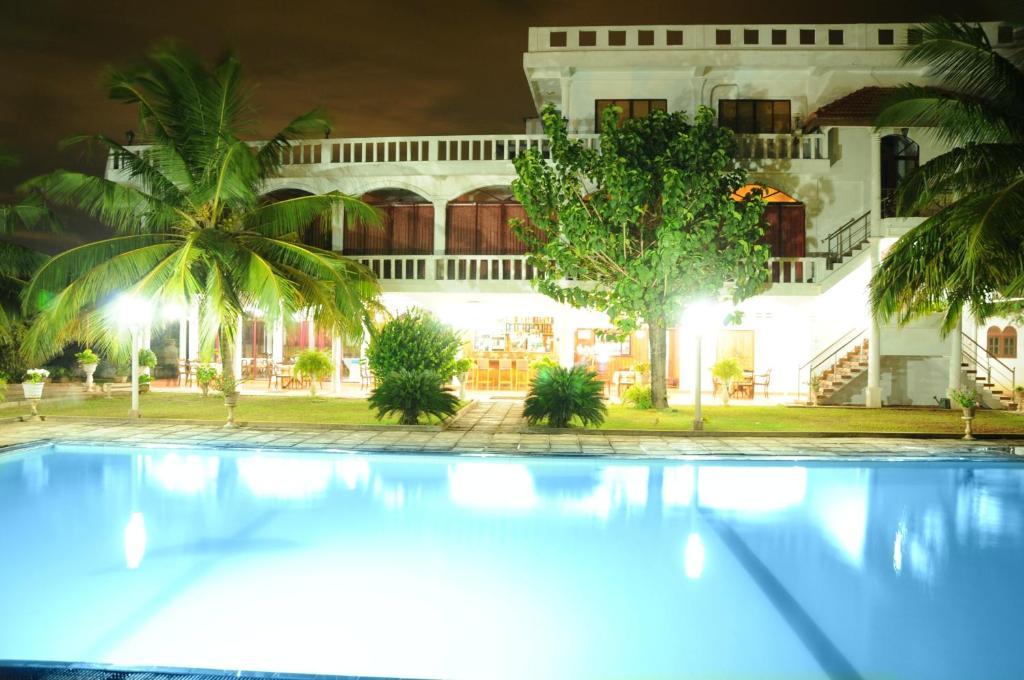 Hotel Lagoon Paradise Негомбо Екстер'єр фото