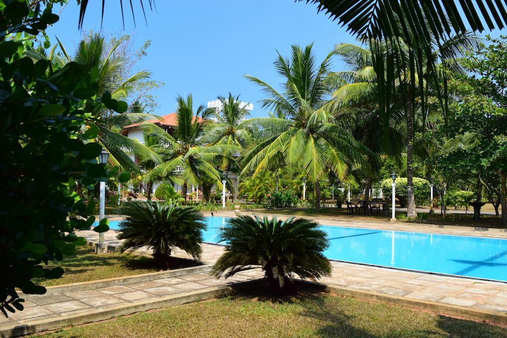 Hotel Lagoon Paradise Негомбо Екстер'єр фото